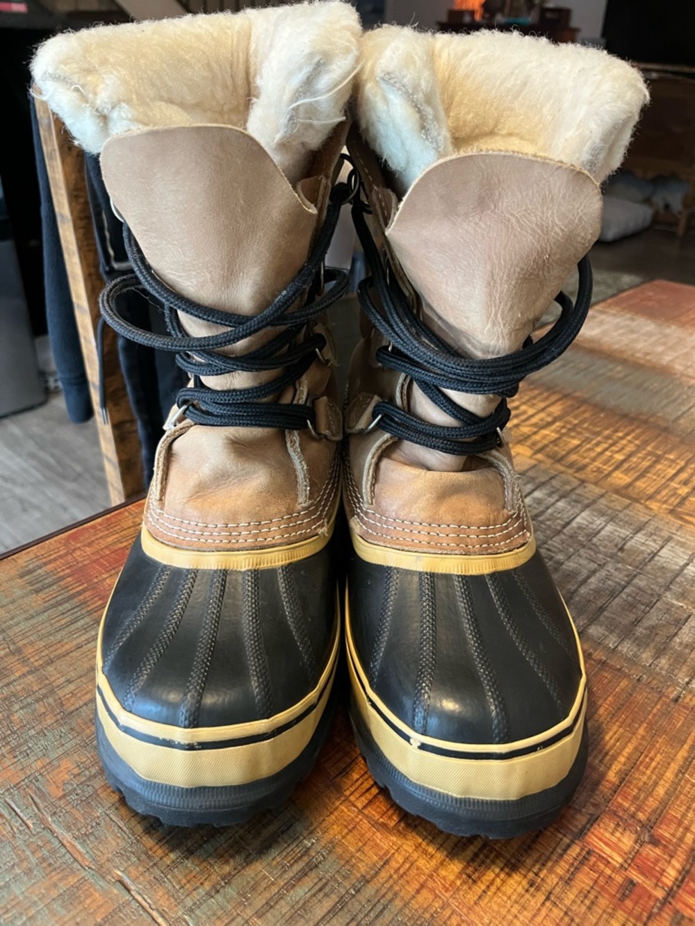 Women’s Vintage Waterproof Sorel Caribou - Tan and Black